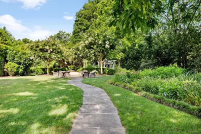 2288 Peachtree Road NW #13, Atlanta, GA 30309 - Photo 43