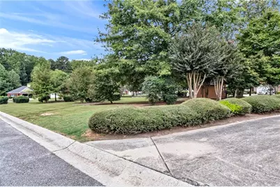 2585 Rosehill Circle, Lithia Springs, GA 30122 - Photo 33