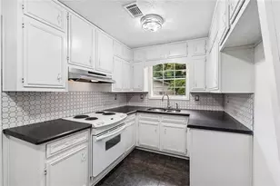 750 Dunleith Ct, Stone Mountain, GA 30083 - Photo 9