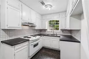 750 Dunleith Ct, Stone Mountain, GA 30083 - Photo 9