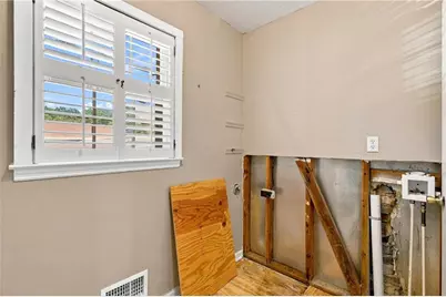 2710 Tanglewood Trail, Atlanta, GA 30344 - Photo 15