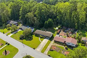 2710 Tanglewood Trail, Atlanta, GA 30344 - Photo 55