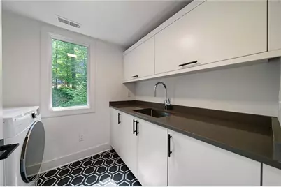 585 Mountain Way, Atlanta, GA 30342 - Photo 25
