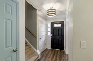 5685 Sugar Crossing Dr, Sugar Hill, GA 30518 - Photo 3