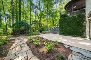 5530 Claire Rose Ln, Sandy Springs, GA 30327 - Photo 31