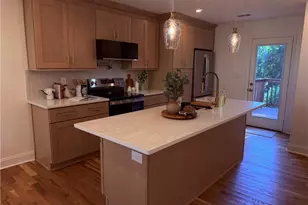 2160 Castlewood St, East Point, GA 30344 - Photo 5