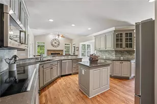 3765 Horizon Ct, Cumming, GA 30041 - Photo 9