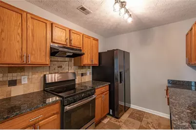 5550 Strathmoor Manor Circle, Lithonia, GA 30058 - Photo 11