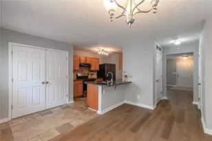 5550 Strathmoor Manor Cir, Lithonia, GA 30058 - Photo 9
