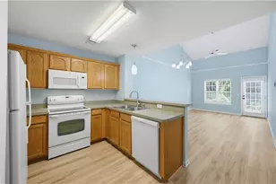 240 Fox Creek Blvd, Woodstock, GA 30188 - Photo 5