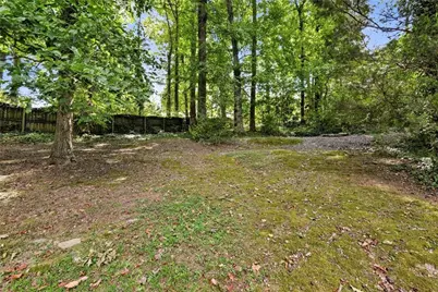1857 Fern Creek Lane NE, Atlanta, GA 30329 - Photo 15