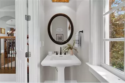 5935 Reddington Way, Sandy Springs, GA 30328 - Photo 9