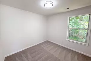 1337 Parkside Club Dr, Lawrenceville, GA 30044 - Photo 11