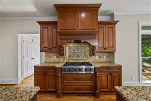 5545 Stoneleigh Dr, Suwanee, GA 30024 - Photo 11
