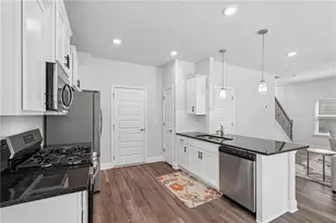 111 Vineyard Walk, Carrollton, GA 30117 - Photo 9