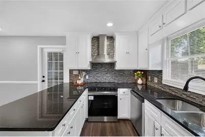 938 Charleston Court, Gainesville, GA 30501 - Photo 15