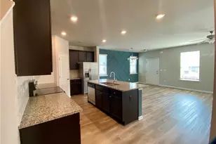 1329 Rosemary Ln, East Point, GA 30344 - Photo 5