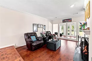 3924 Ashford Lake Ct NE, Atlanta, GA 30319 - Photo 3