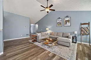 418 Franklin St, Braselton, GA 30517 - Photo 3