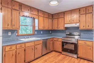 311 Natalie Dr, Lawrenceville, GA 30043 - Photo 5