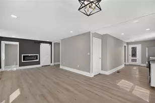 1519 Venetian Dr SW, Atlanta, GA 30311 - Photo 9