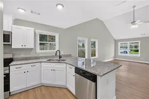 1126 E 56th St, Savannah, GA 31404 - Photo 13