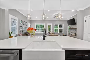 1058 Amarose Ln NE, Marietta, GA 30066 - Photo 5