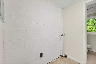 8121 Woodcliff Trail, Riverdale, GA 30274 - Photo 17