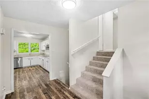 8121 Woodcliff Trail, Riverdale, GA 30274 - Photo 13