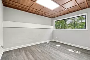 8810 N Mt Dr, Alpharetta, GA 30022 - Photo 23