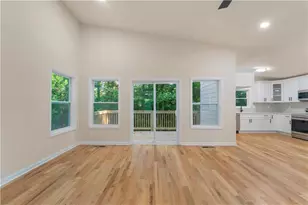 3253 Cedar Bluff Dr NE, Marietta, GA 30062 - Photo 9