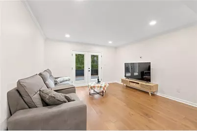8 Ivy Ridge NE, Atlanta, GA 30342 - Photo 9