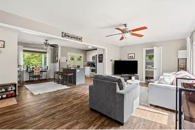 1563 Cloverdale Drive SE, Marietta, GA 30067 - Photo 5
