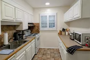 6700 Roswell Rd, Sandy Springs, GA 30328 - Photo 9