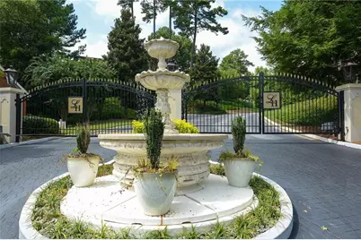 2302 Pine Heights Drive NE, Atlanta, GA 30324 - Photo 43