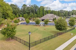 246 Club Dr, Monroe, GA 30655 - Photo 9