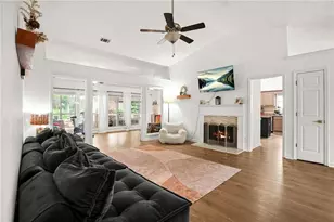 255 Paris Dr, Lawrenceville, GA 30043 - Photo 13
