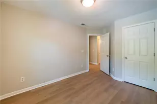 511 Creel Ln, Atlanta, GA 30349 - Photo 9