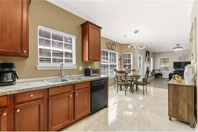 4825 Carly Way, Lithonia, GA 30038 - Photo 11