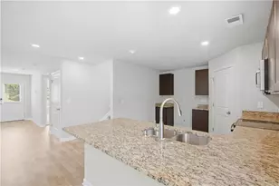 399 Toronto Cir, Hampton, GA 30228 - Photo 11
