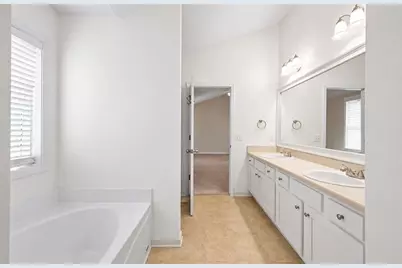 8805 Penbrooke Court, Cumming, GA 30028 - Photo 9