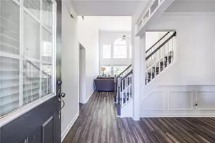 577 Lantern Wood Dr, Scottdale, GA 30079 - Photo 3