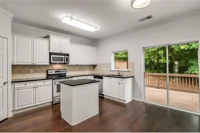 1368 Liberty Parkway NW, Atlanta, GA 30318 - Photo 11