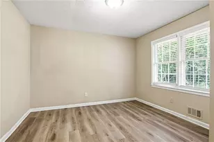 2290 Emerald Springs Dr, Decatur, GA 30035 - Photo 9