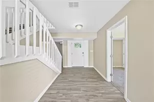 5006 Stoney Point Cir, Stone Mountain, GA 30088 - Photo 3