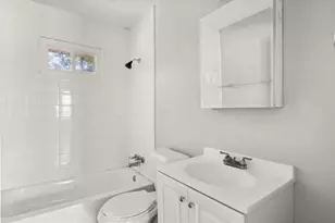 220 Opal Dr, Roswell, GA 30075 - Photo 9