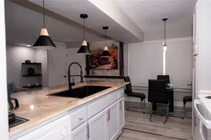 1384 Old Coach Rd SW, Marietta, GA 30008 - Photo 5