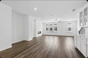 627 Oak Blf Dr, Cumming, GA 30040 - Photo 3