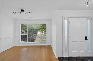 915 Charter Club Dr, Lawrenceville, GA 30043 - Photo 13