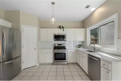 2420 Greyhurst Way SW, Smyrna, GA 30082 - Photo 3